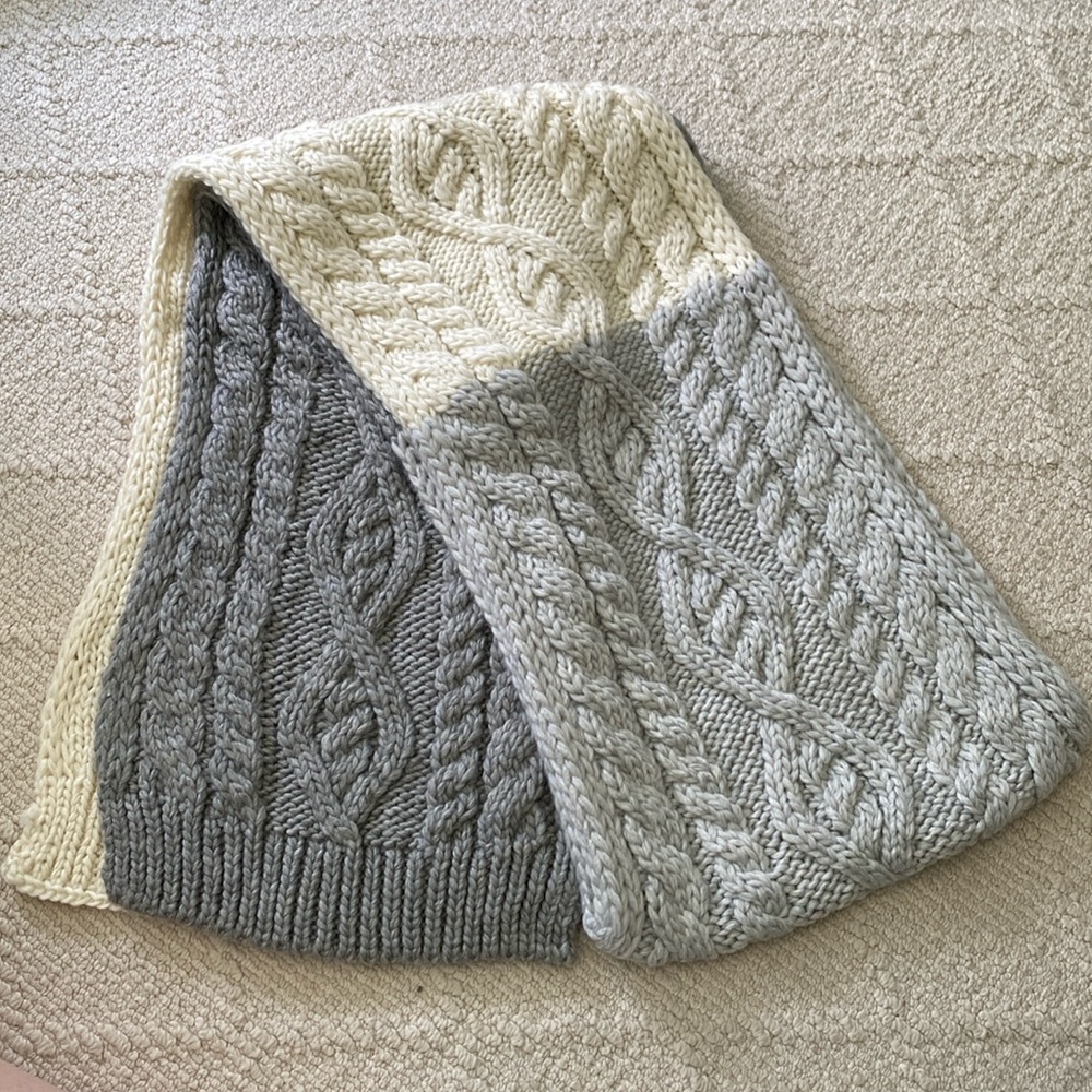 NWT Gap neutral cable-knit colorblock scarf (OS)